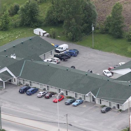 Motel Les Pignons Verts Buckingham Dış mekan fotoğraf