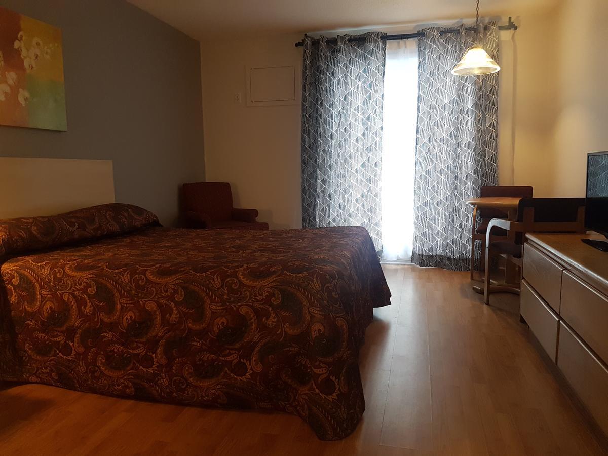 Motel Les Pignons Verts Buckingham Dış mekan fotoğraf