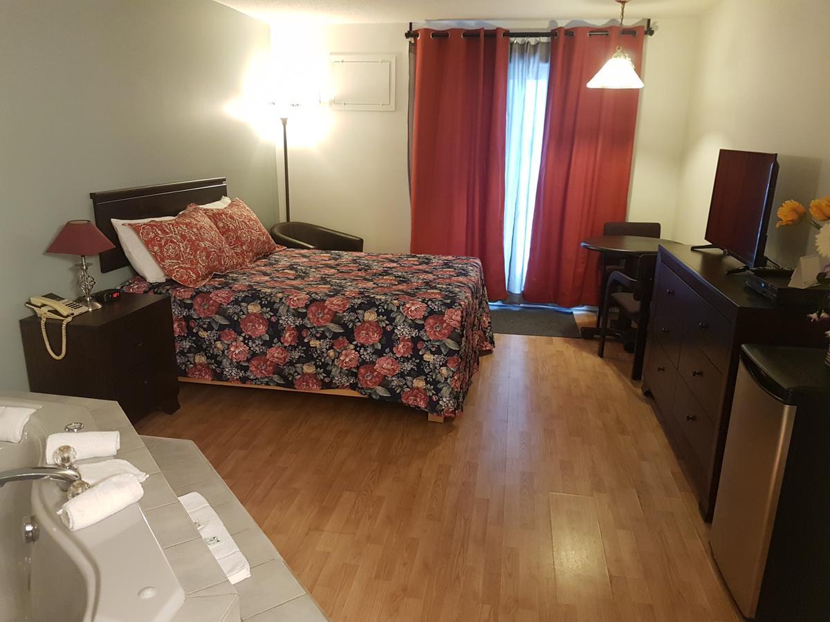 Motel Les Pignons Verts Buckingham Dış mekan fotoğraf